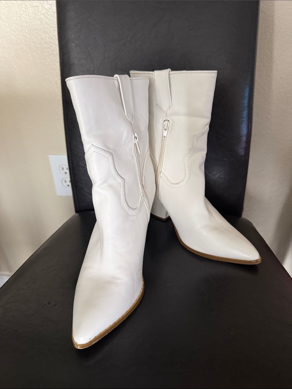 Liliana White Pointed-Toe Western Ankle Boots